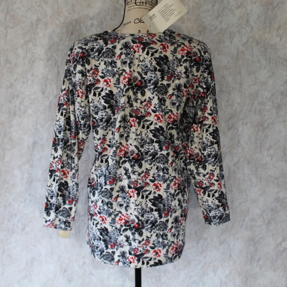 Long and Loose-Fitting Floral Top - Small - Picture 5 of 5